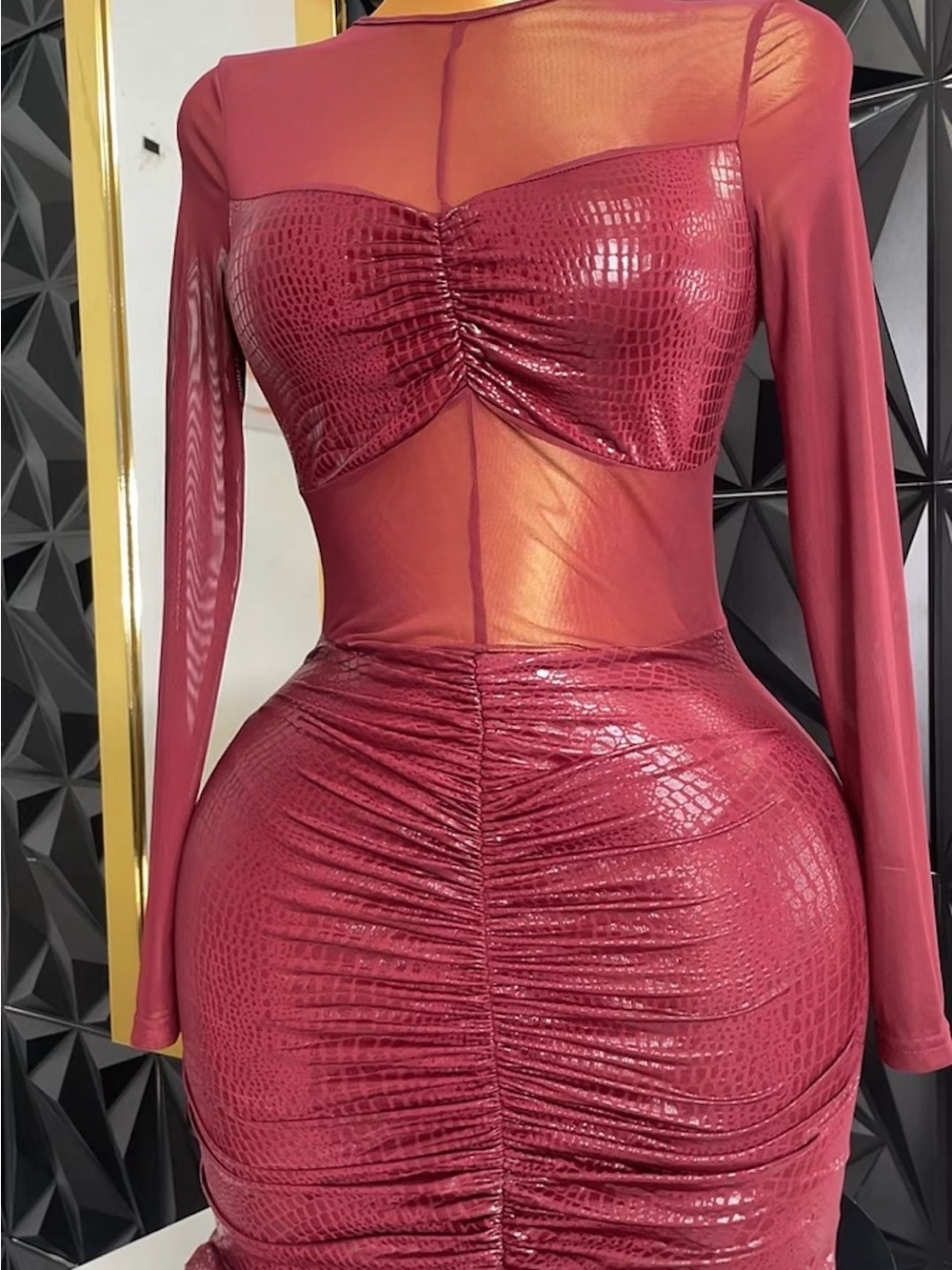 🔥👗Sheer Long-Sleeve Burgundy Ruched Bodycon Dress